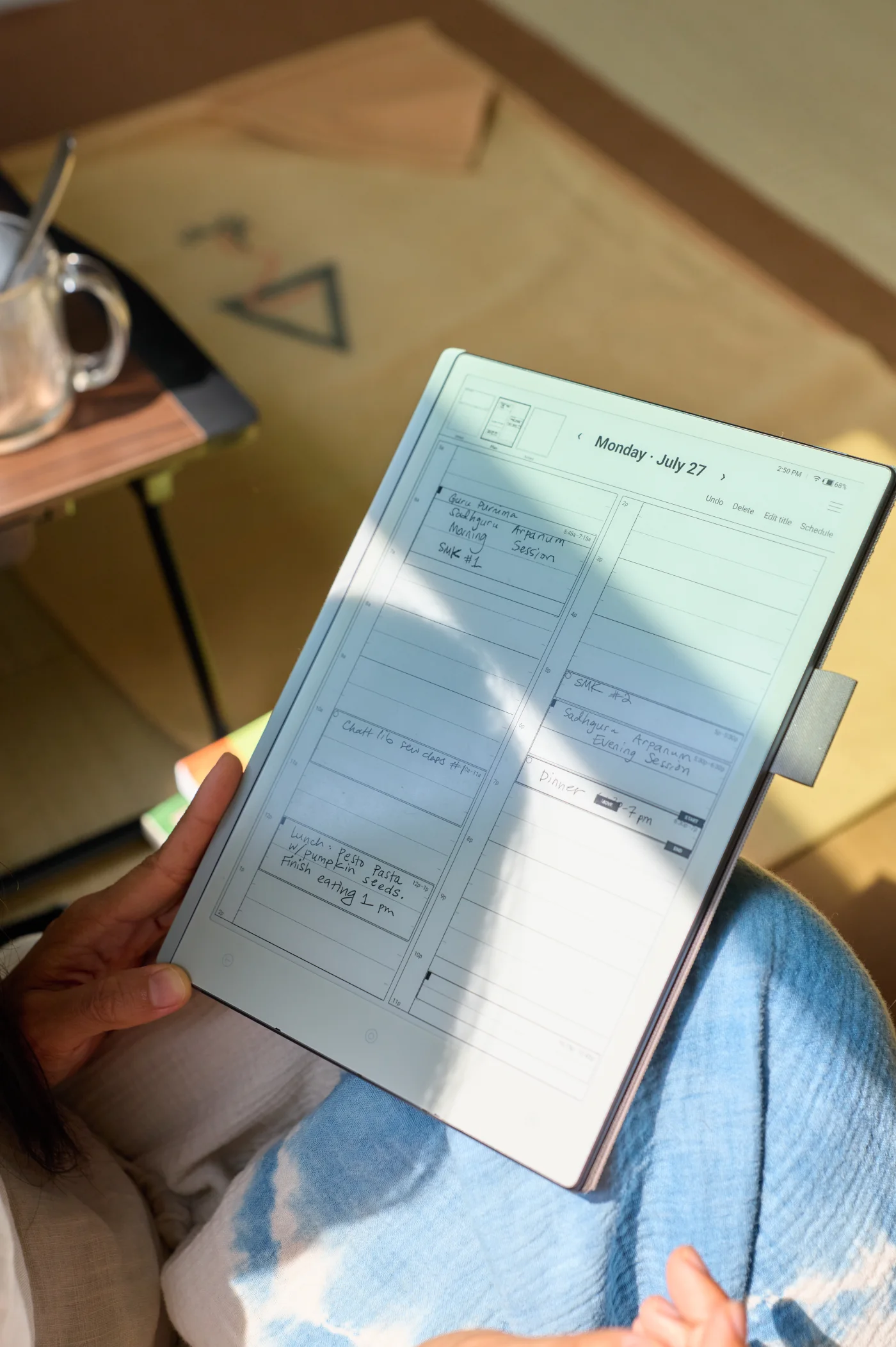 E-ink Day Planner in use on a Viwoods AiPaper with a handwritten split-day schedule